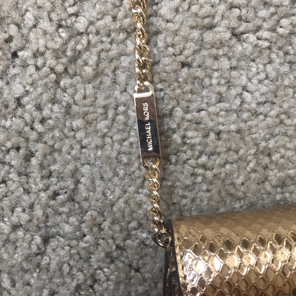 Authentic Michael Kors cross body - Picture 3 of 7